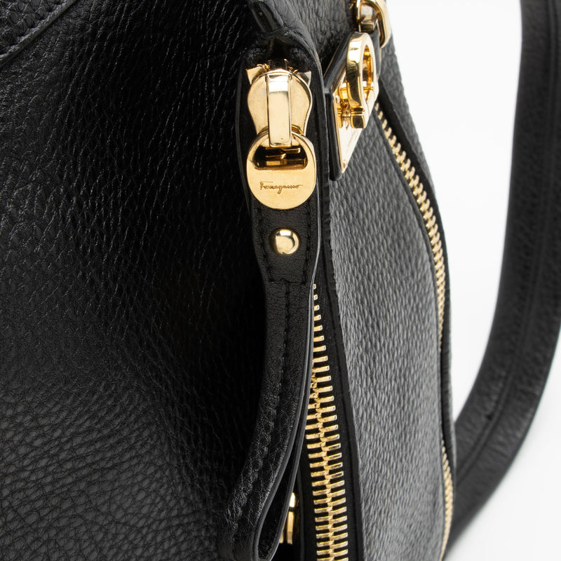 Salvatore Ferragamo Leather Selma Shoulder Bag (SHF-omZkl2)