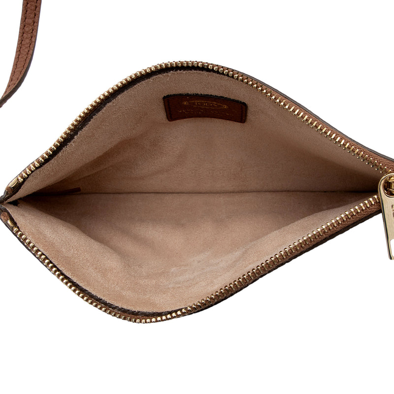 Tod’s Pebbled Leather T-Ring Small Bucket Bag (SHF-OnLU3y)