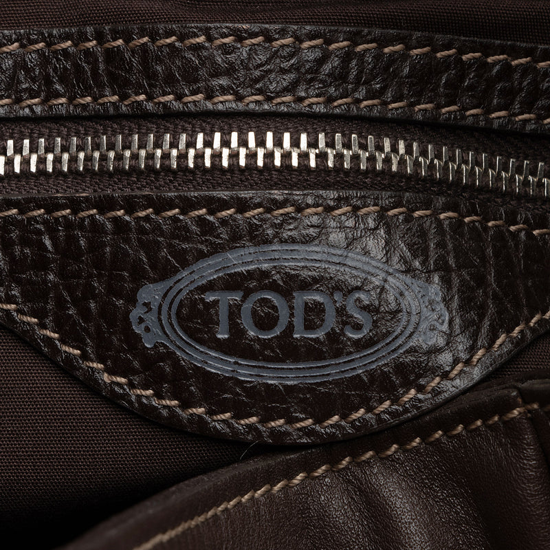 Tod's Pleated Leather Belted Shoulder Bag (SHF-Ntv6HZ)