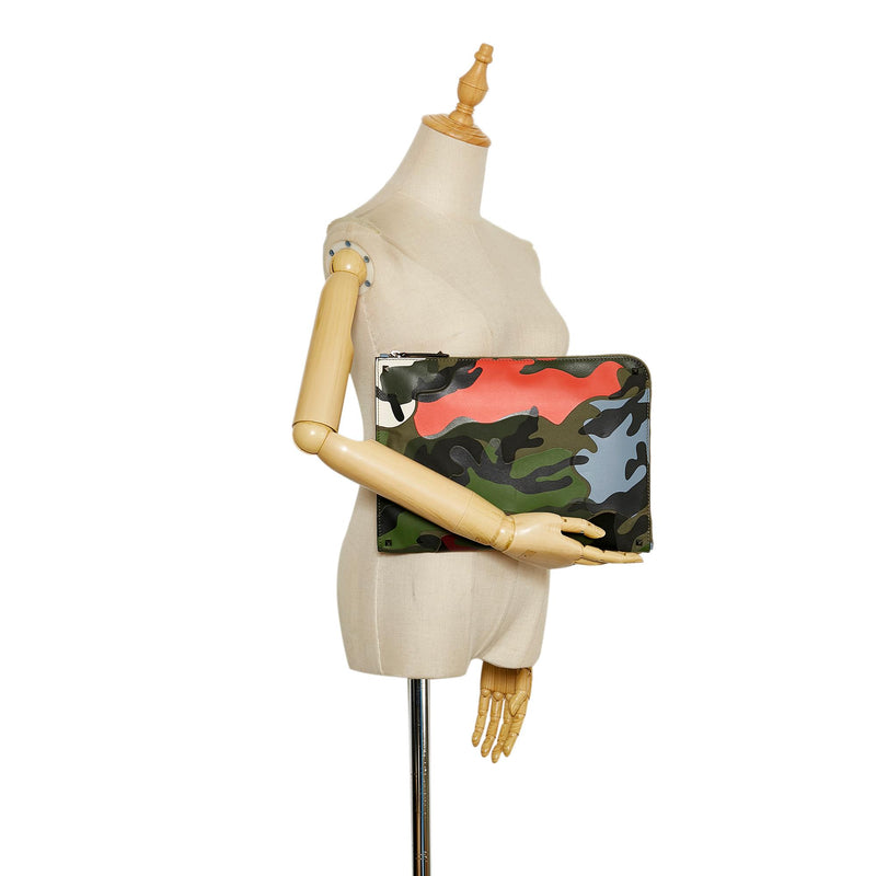 Valentino camouflage 2024 clutch