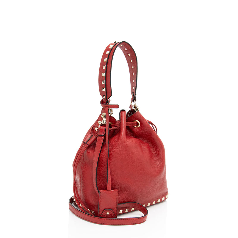 Valentino Grained Calfskin Rockstud Small Bucket Bag (SHF-nQUApl)