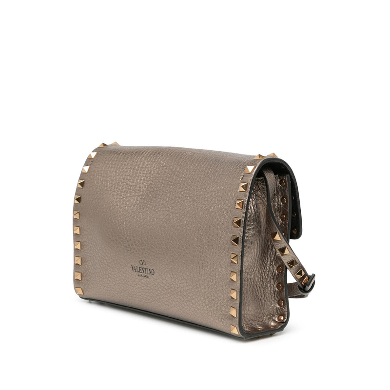 Valentino Small Grainy Calfskin Rockstud Flap Crossbody (SHG-YGUXmP)