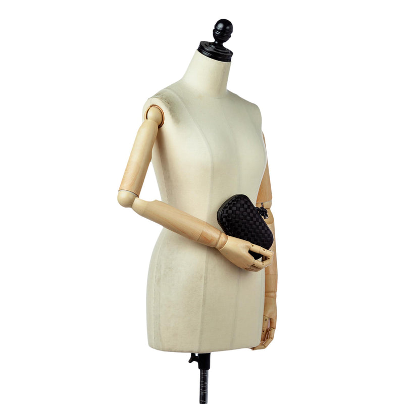 Bottega Veneta Intrecciato Knot Silk Clutch Bag (SHG-29344) – LuxeDH