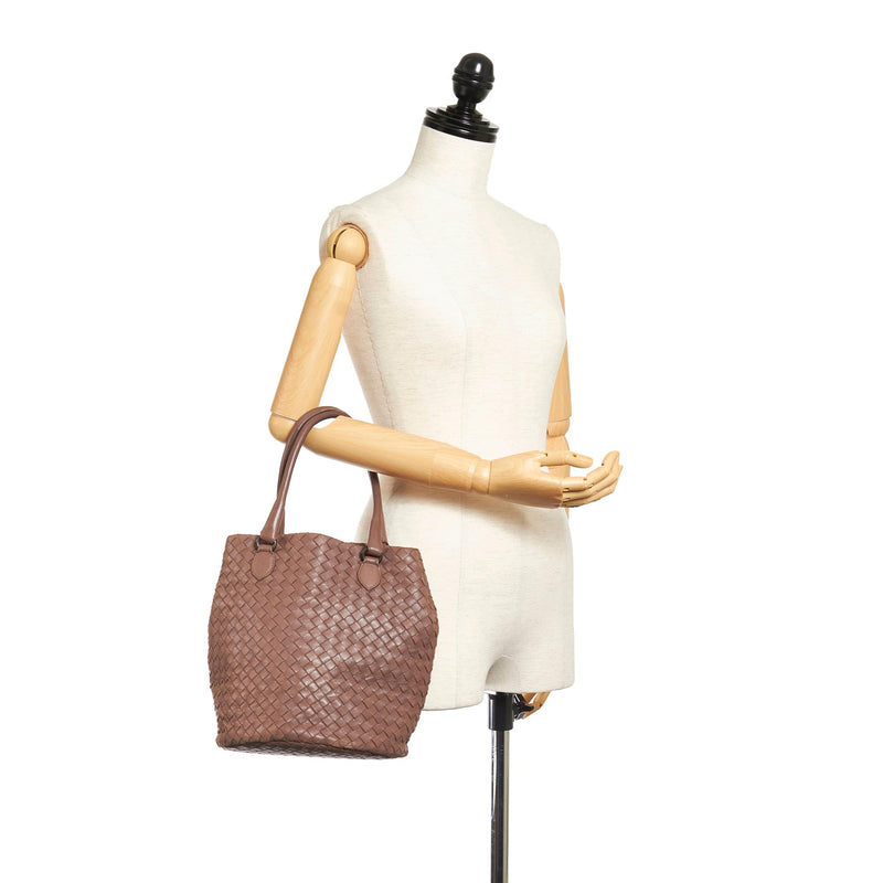 Bottega Veneta Intrecciato Leather Handbag (SHG-28224)