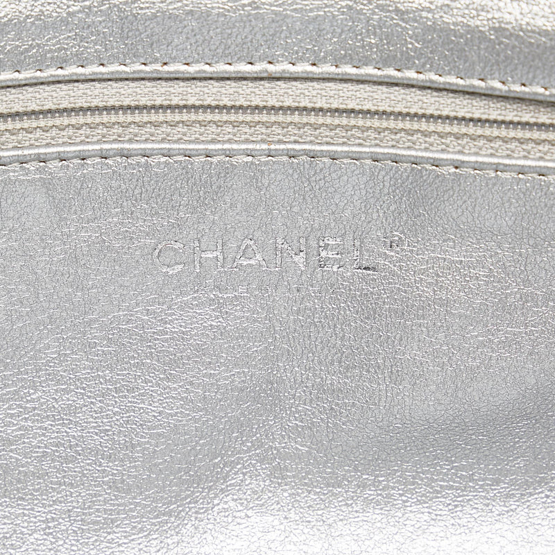 Chanel Luxe Ligne Patent Leather Tote Bag (SHG-33669)