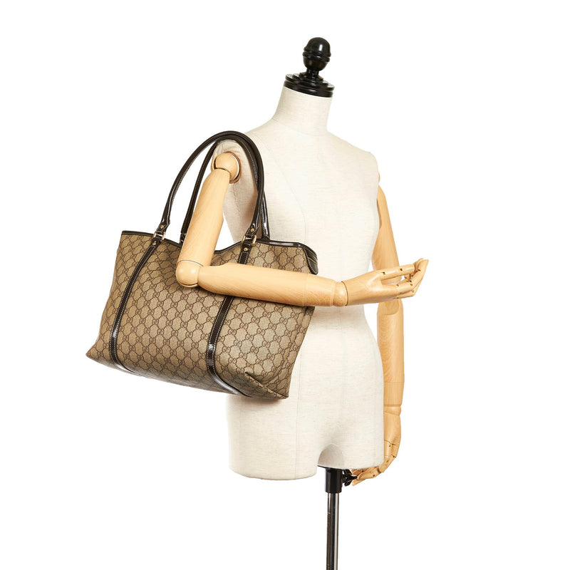 Gucci GG Canvas Shoulder Bag (SHG-33041) – LuxeDH