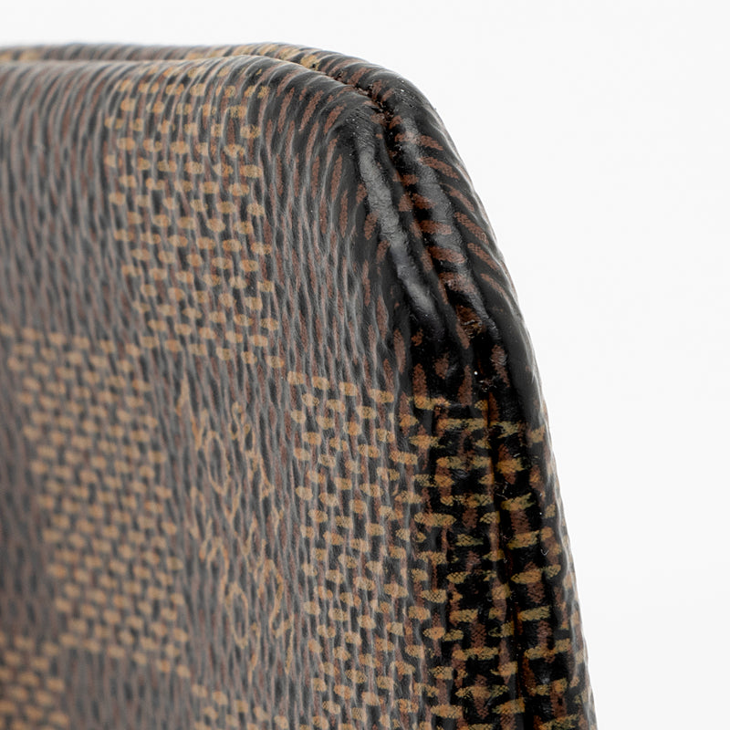 Louis Vuitton Giant Monogram Canvas Escale Bag Charm (SHF-myKDWd) – LuxeDH