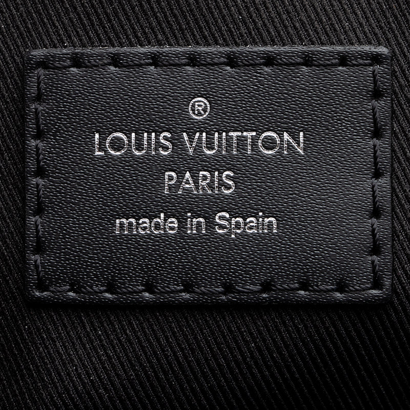 Louis Vuitton Damier Graphite District MM Messenger Bag (SHF