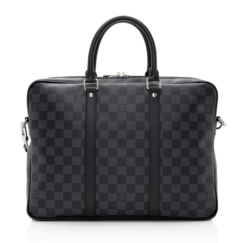 Louis Vuitton Porte-Documents Voyage PM What's in my bag?