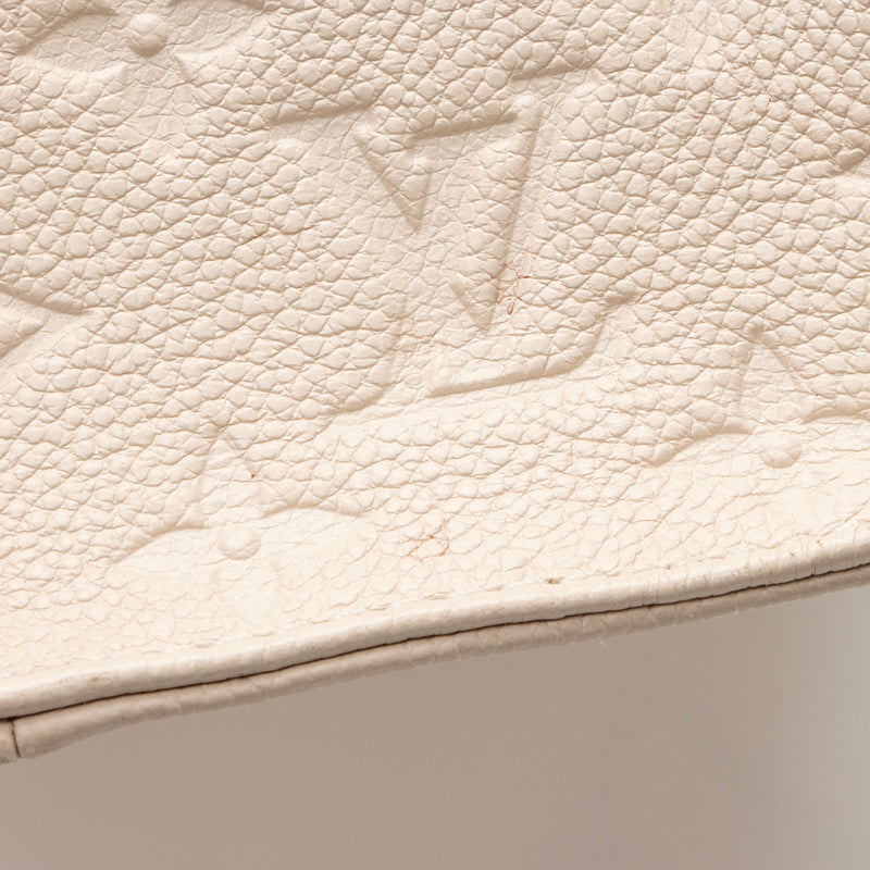 Elevate Your Style: Louis Vuitton Empreinte Monogram Giant Crafty On The Go  GM