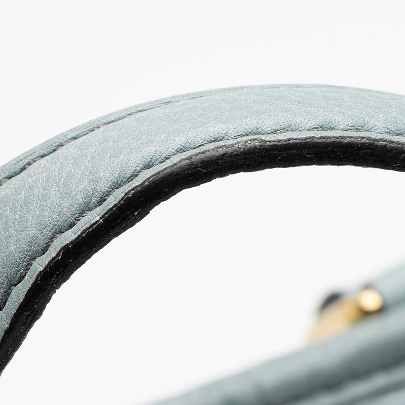 Louis Vuitton Mahina Leather Solar PM Shoulder Bag (SHF-BTAZRY) – LuxeDH
