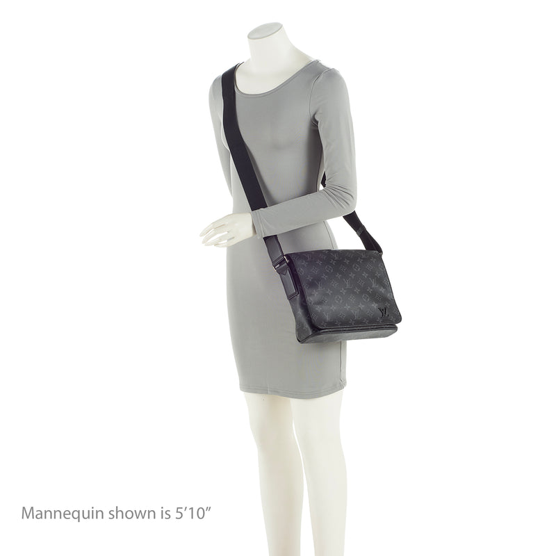 Louis Vuitton District Grey Canvas Shoulder Bag (Pre-Owned)