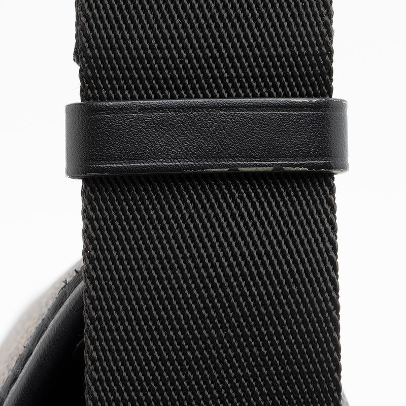 Shop Louis Vuitton MONOGRAM Magnetic messenger (M45557) by Bellaris