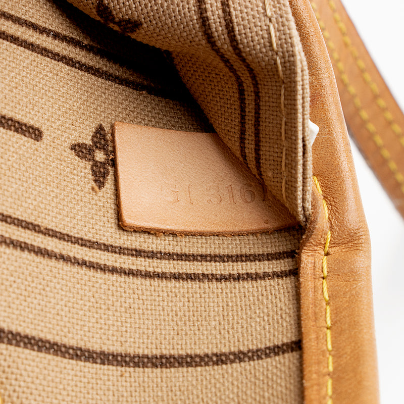 Louis Vuitton Monogram Canvas Favorite MM Shoulder Bag (SHF-19673) – LuxeDH