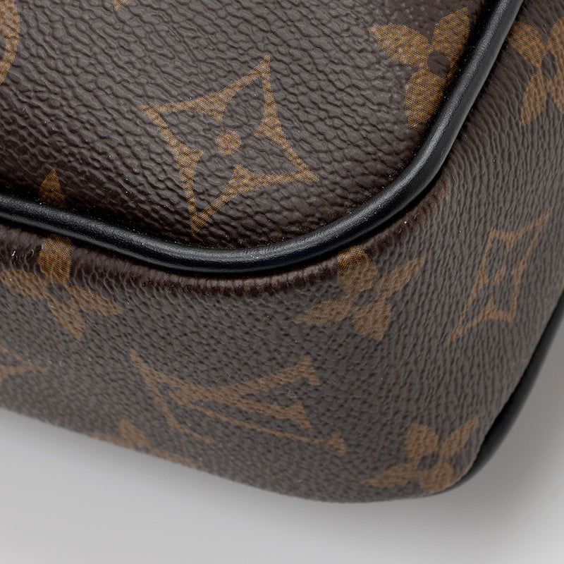 Louis Vuitton Damier Graphite Porte-Documents Voyage PM Messenger Bag –  LuxeDH