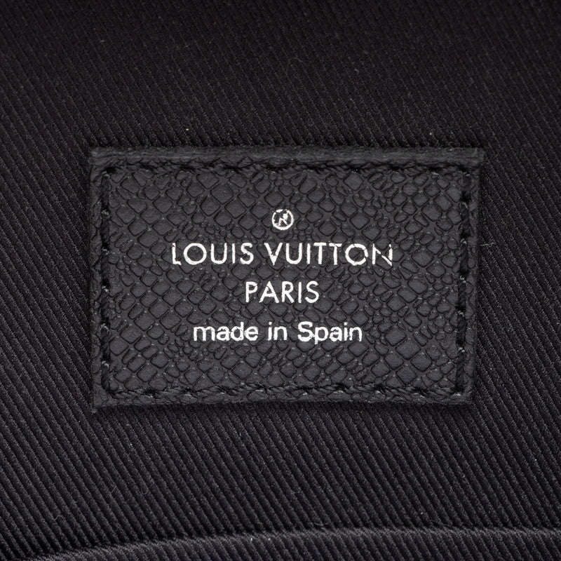 Louis Vuitton Taiga Monogram Eclipse Outdoor Pouch Unisex