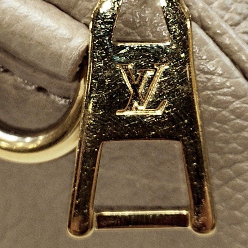 Louis Vuitton Monogram Revelation Neo Papillon GM (SHG-l5AwJx) – LuxeDH