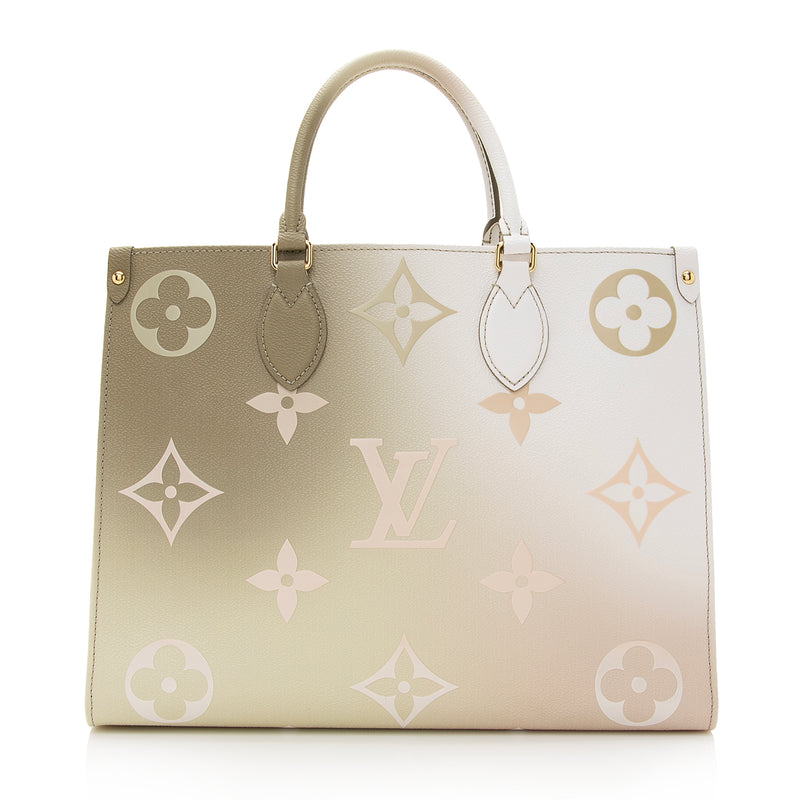 Louis Vuitton Onthego MM Giant Monogram Spring in The City