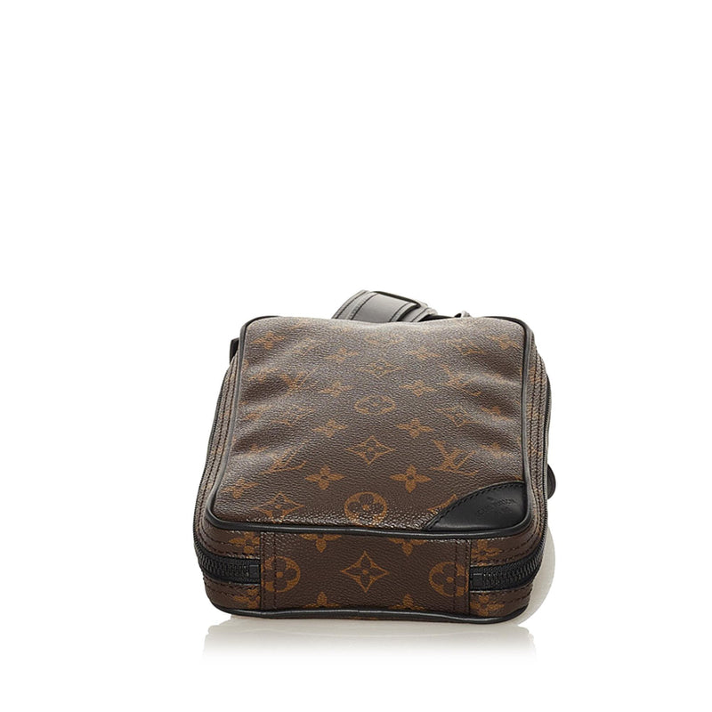 Louis Vuitton Monogram Solar Ray Utility Side Bag (SHG-37822) – LuxeDH