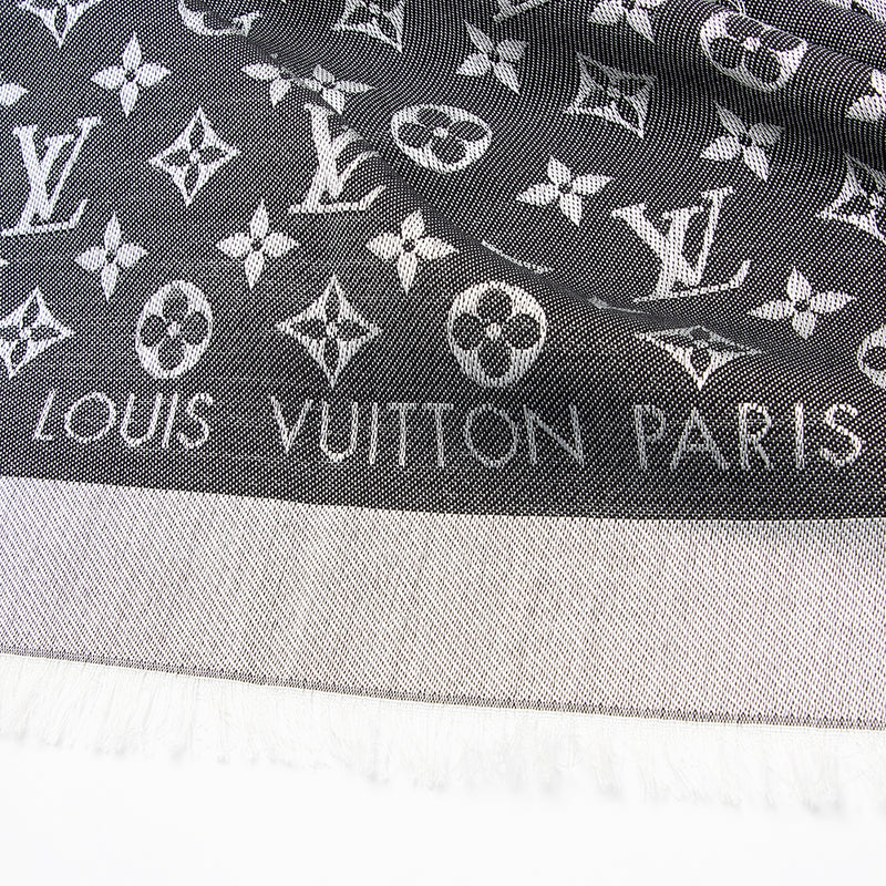 Louis Vuitton - White Monogram Foulard