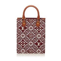SALE! $500 Louis Vuitton sac plat bag!