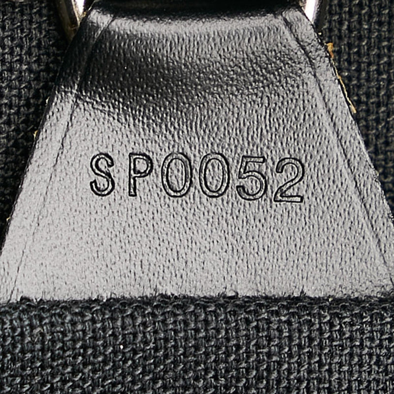 Louis Vuitton Dersou Leather Taiga Shoulder Crossbody -  Sweden