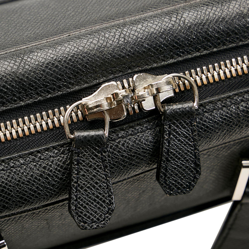 Louis Vuitton Taiga Robusto 1 Briefcase (SHG-QkwrYL)