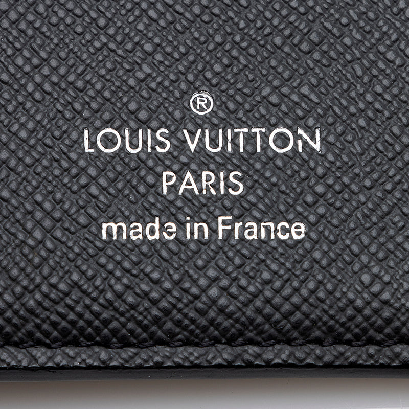 Louis Vuitton Taiga Brazza (SHG-b6iCRn) – LuxeDH