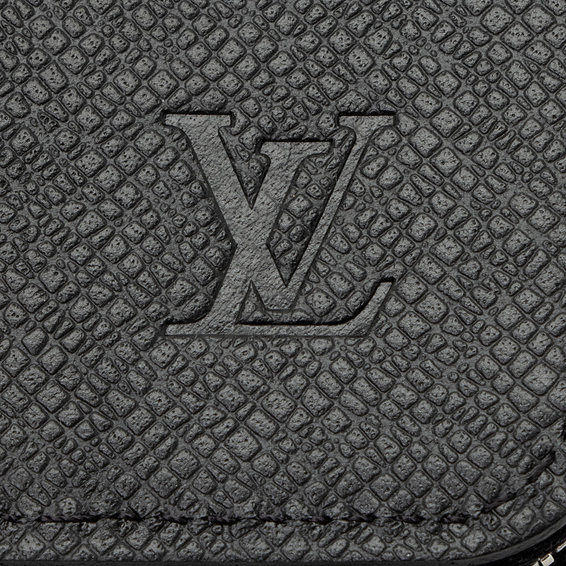  Louis Vuitton, Pre-Loved Monogram Eclipse Zippy Vertical, Black  : Luxury Stores