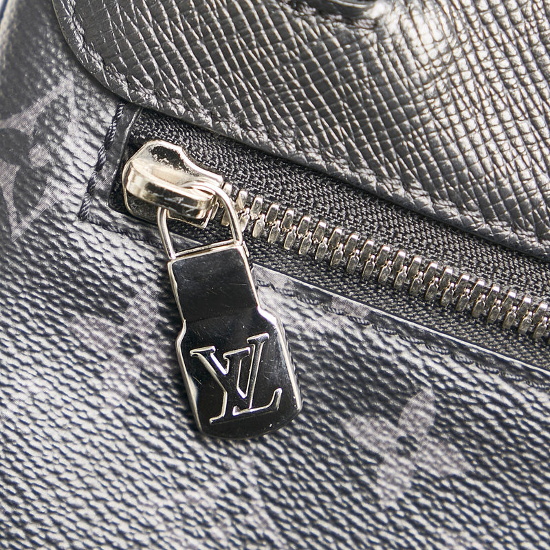 Louis Vuitton Monogram Taigarama Pochette Voyage MM (SHG-QQPlSs