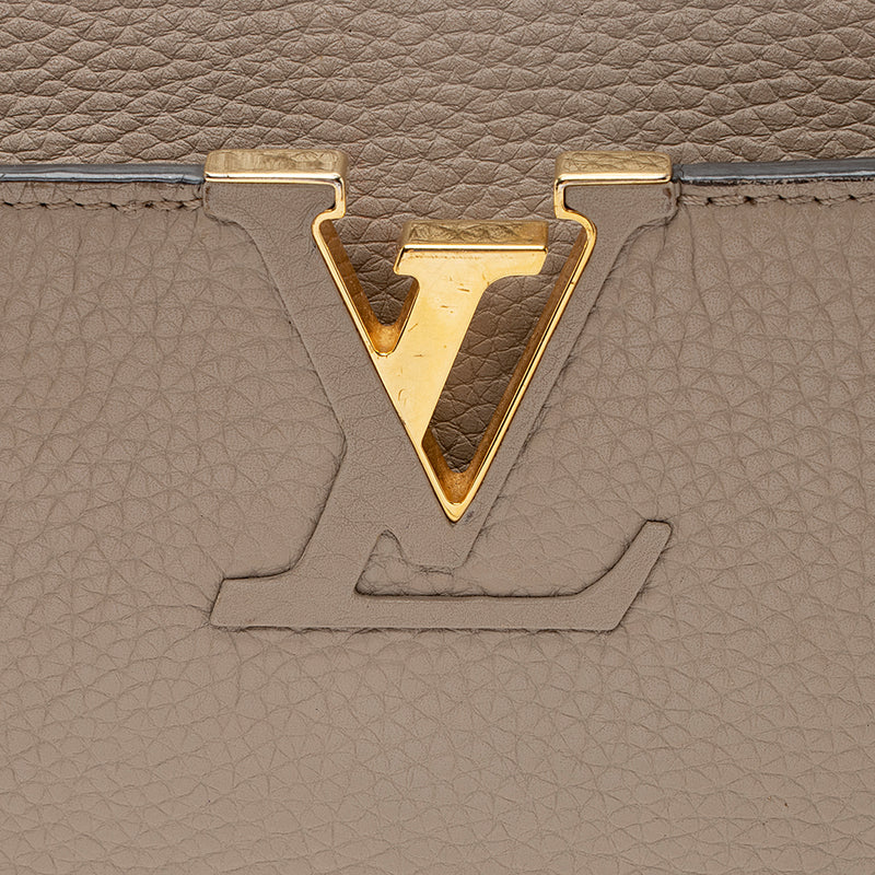Louis Vuitton Capucines mm Beige Taurillon
