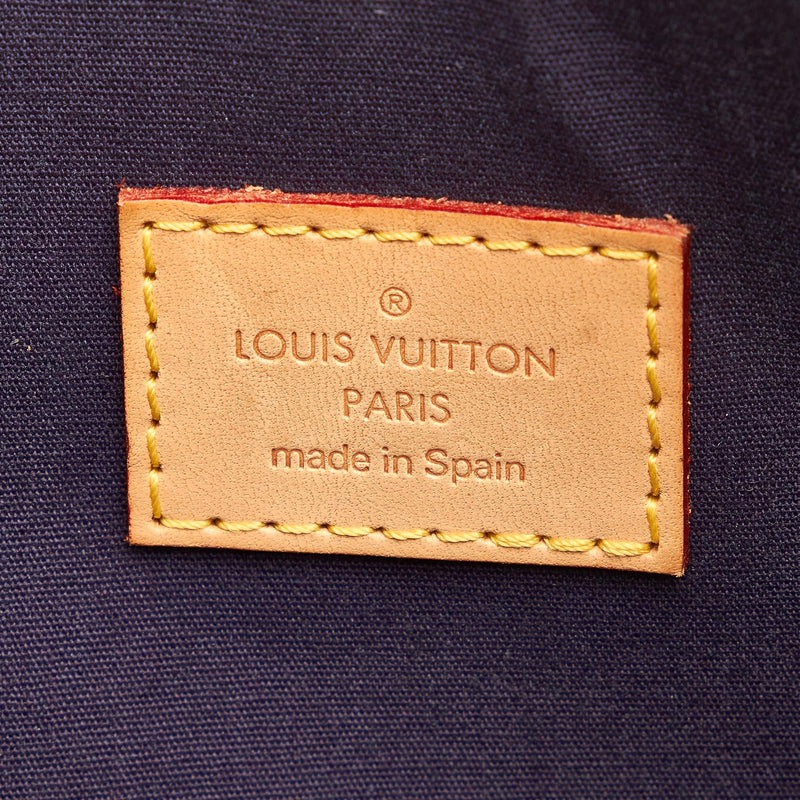 Sold at Auction: Louis Vuitton, LOUIS VUITTON RED VERNIS MALLORY SQUARE BAG