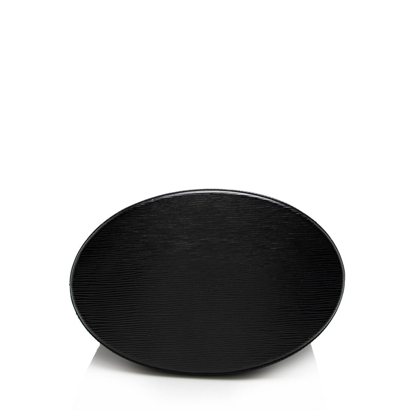 Ven Beauty Concept - Louis Vuitton Black Epi Leather Cluny Bucket Shoulder  Bag ✈️ pre-owned 95% New 🛍 Price now only RM3200 (💰NP: RM4700)  🔹Description: A modish and suave design, this Louis