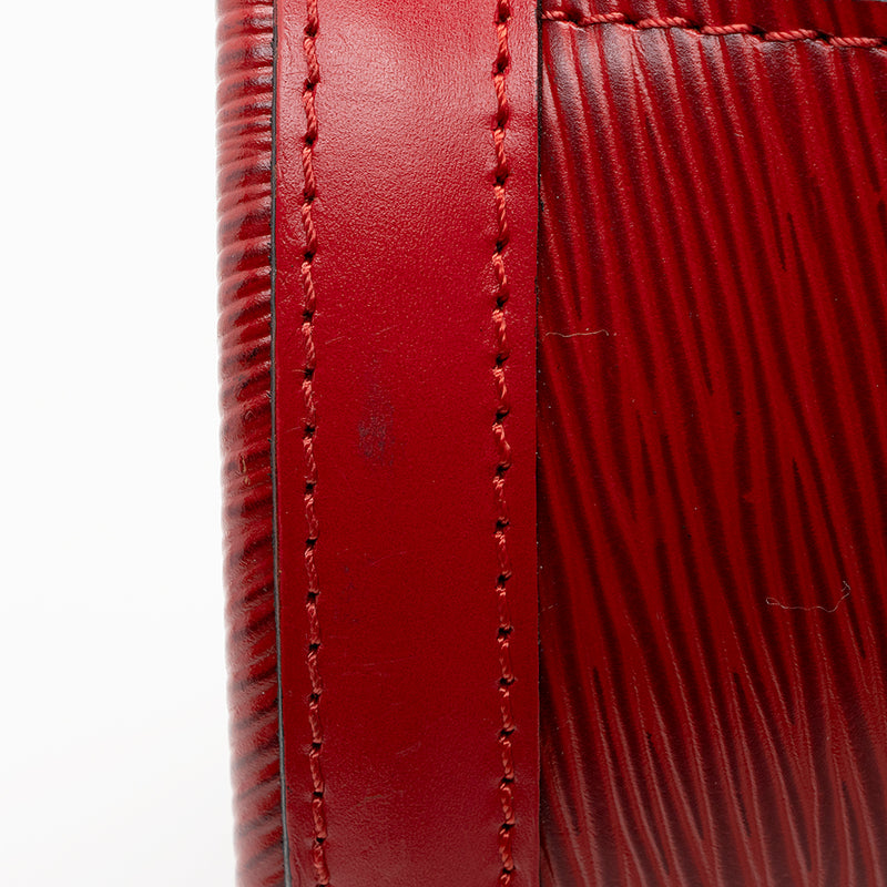Louis Vuitton Vintage Epi Leather Cluny Shoulder Bag (SHF-19545)
