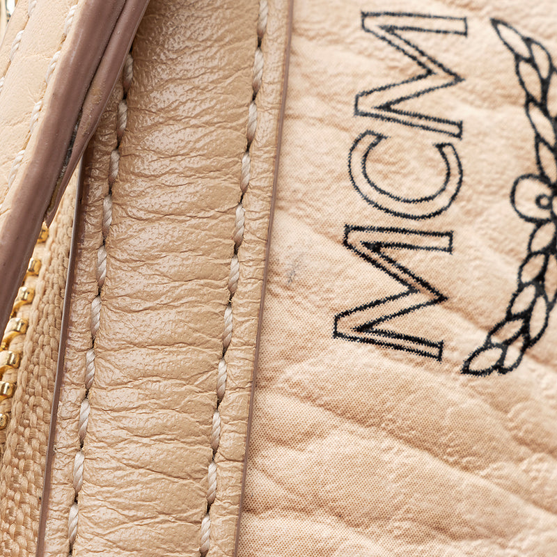 MCM - Product : Essential Multi Pochette Faux Fur Price : ฿ 22,800