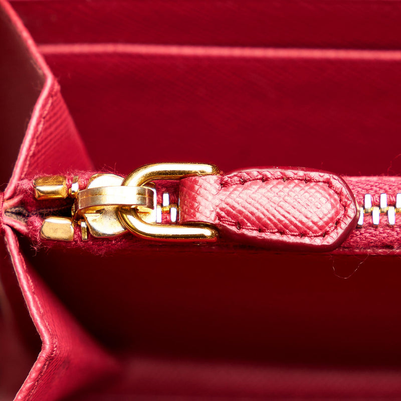 Prada Saffiano Wallet On Chain 85 Beige Leather ref.361354 - Joli