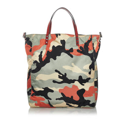 werper aantal Verdienen Valentino Camouflage Nylon Tote Bag (SHG-33913) – LuxeDH